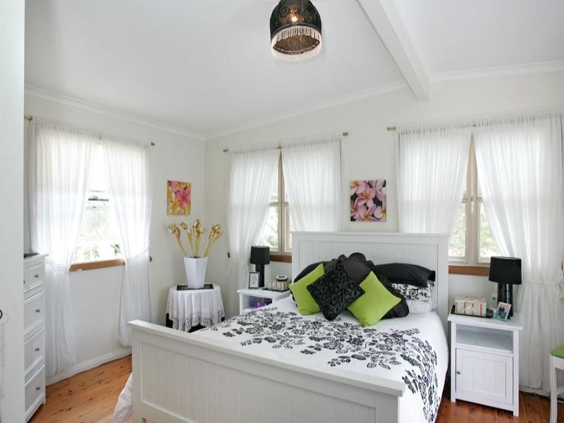 23 Hilltop Street, Bateau Bay NSW 2261