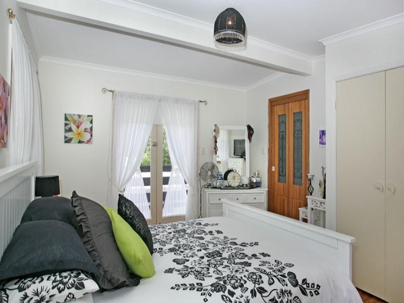 23 Hilltop Street, Bateau Bay NSW 2261