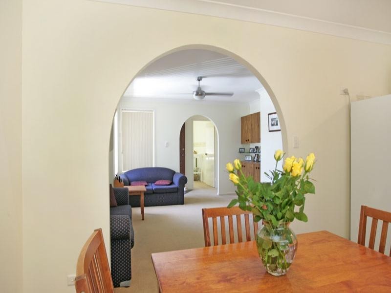 4 Neville Close, Bateau Bay NSW 2261