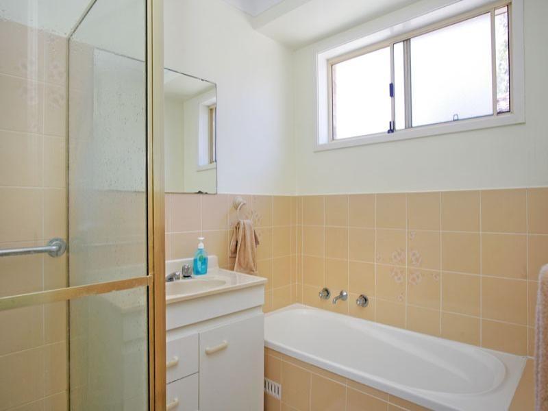 4 Neville Close, Bateau Bay NSW 2261