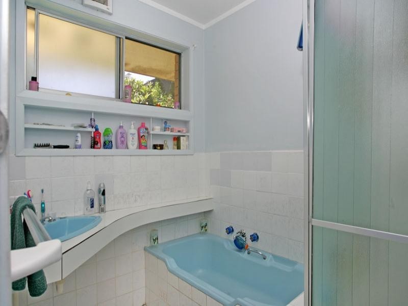 32 Bias Avenue, Bateau Bay NSW 2261