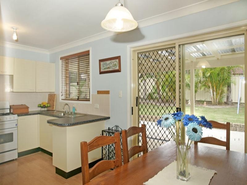 11 Rotherham Street, Bateau Bay NSW 2261