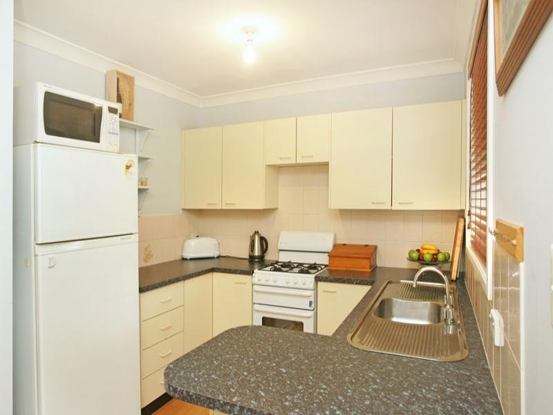 11 Rotherham Street, Bateau Bay NSW 2261