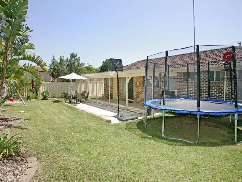 11 Rotherham Street, Bateau Bay NSW 2261