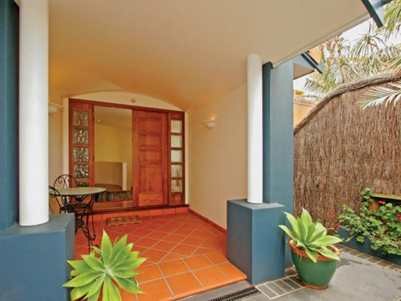 10 Henrys Road, Forresters Beach NSW 2260