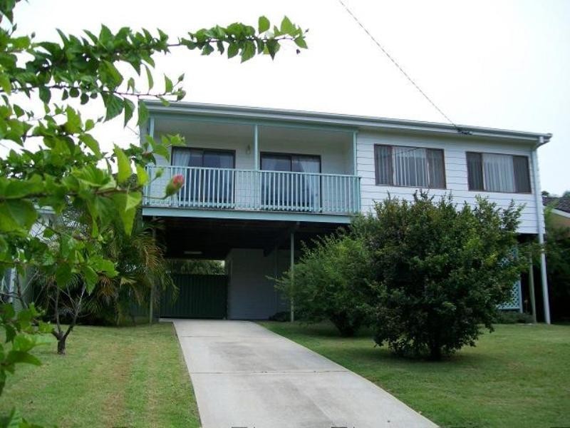 32 Rays Road, Bateau Bay NSW 2261