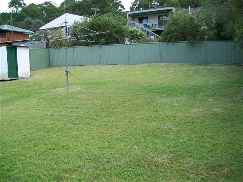 32 Rays Road, Bateau Bay NSW 2261