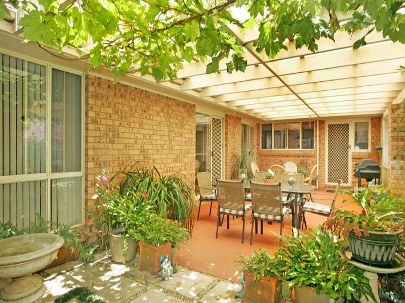 204 Cresthaven Avenue, Bateau Bay NSW 2261