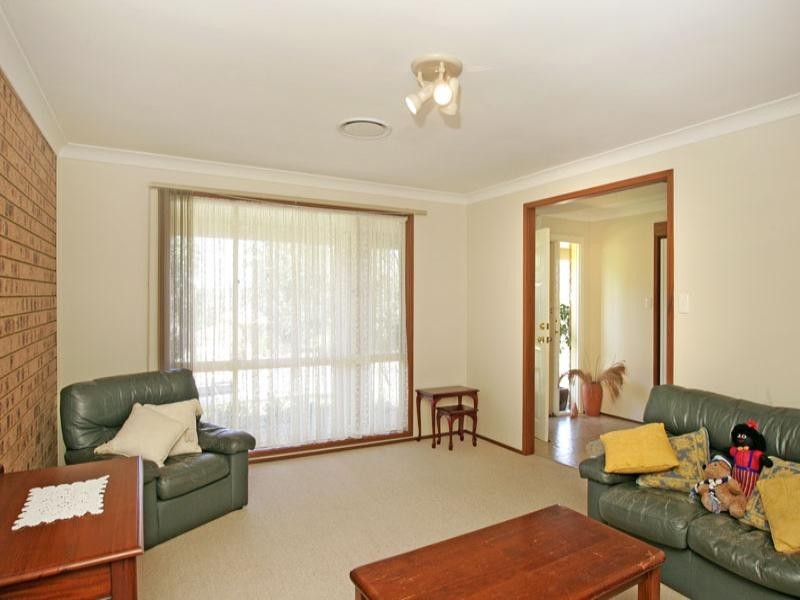 204 Cresthaven Avenue, Bateau Bay NSW 2261