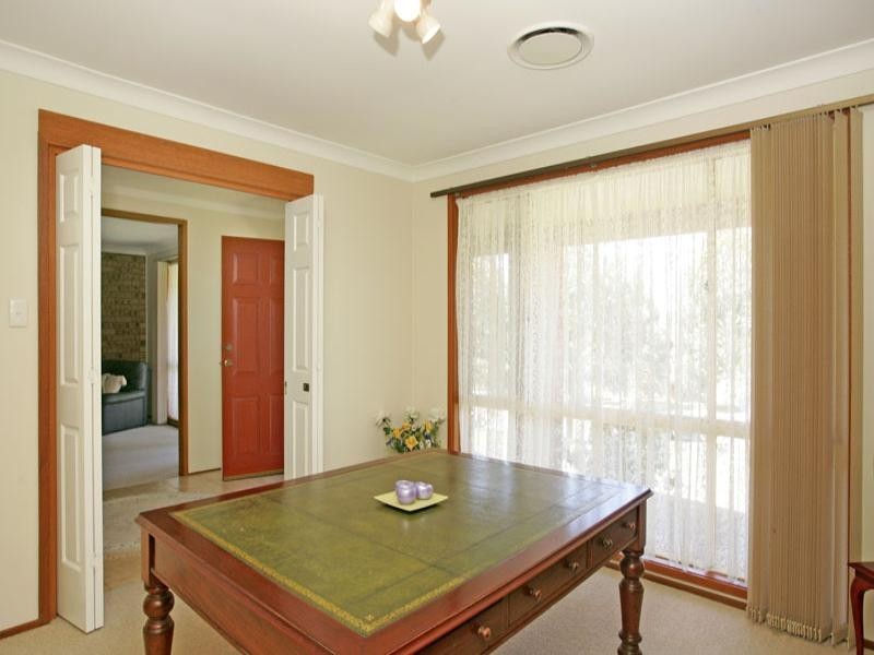 204 Cresthaven Avenue, Bateau Bay NSW 2261