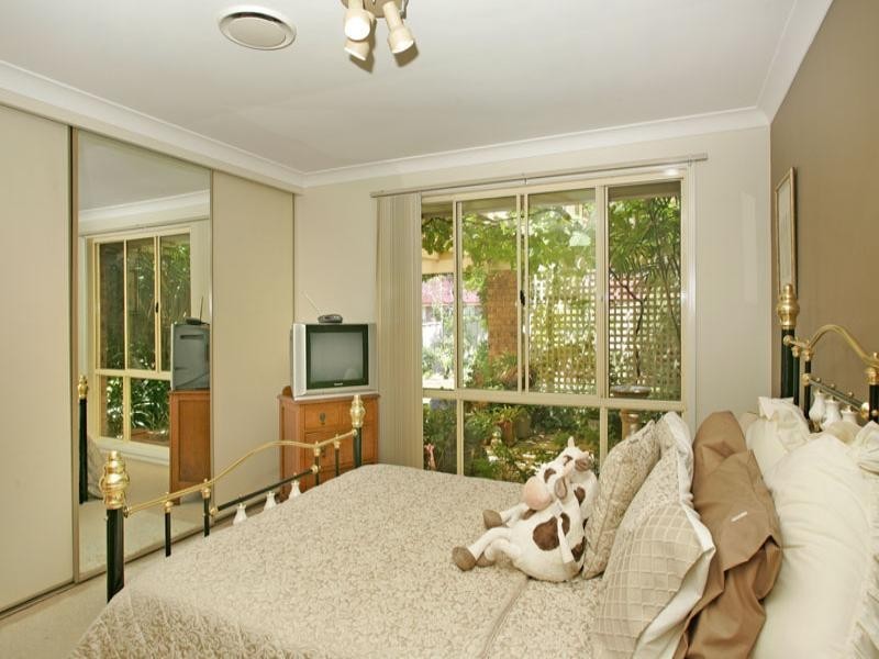 204 Cresthaven Avenue, Bateau Bay NSW 2261