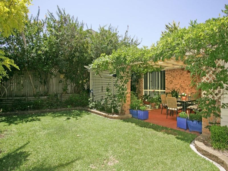 204 Cresthaven Avenue, Bateau Bay NSW 2261