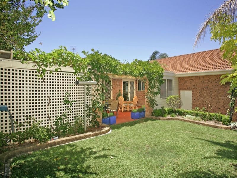 204 Cresthaven Avenue, Bateau Bay NSW 2261