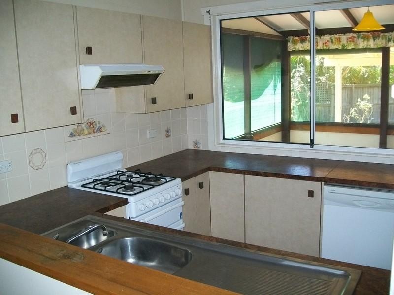 24 Bateau Bay Road, Bateau Bay NSW 2261