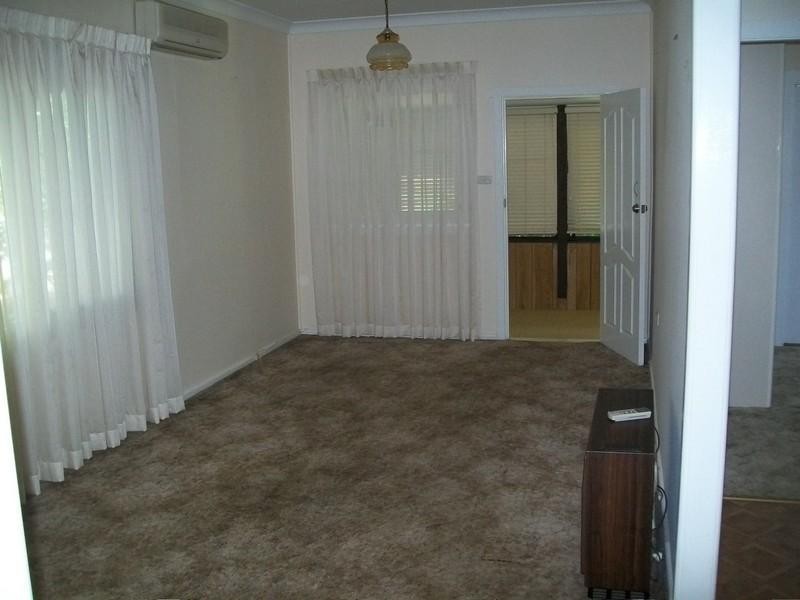 24 Bateau Bay Road, Bateau Bay NSW 2261