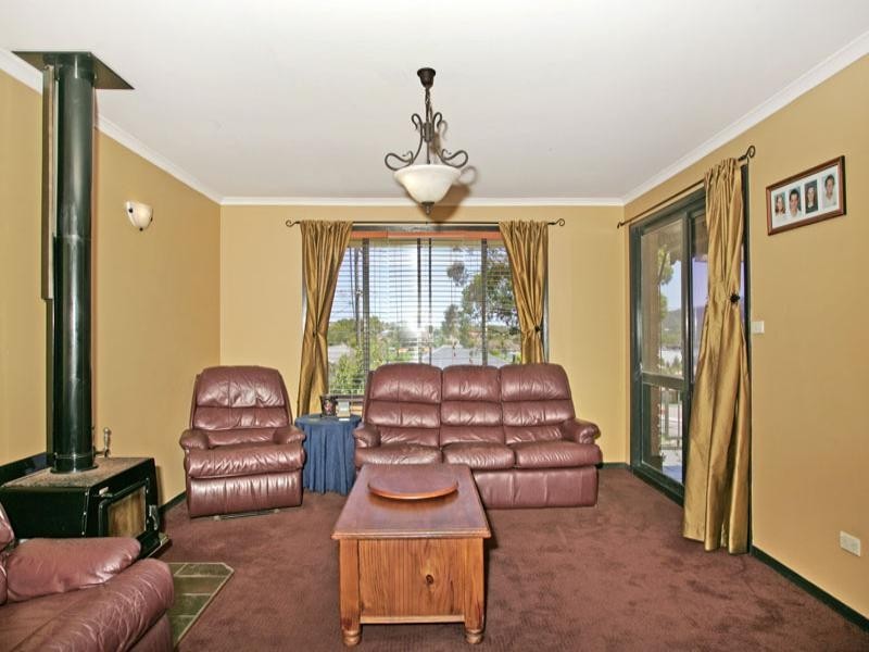 47 Belford Avenue, Bateau Bay NSW 2261