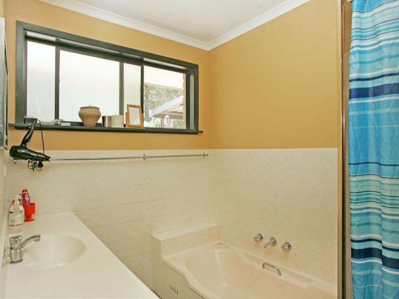 47 Belford Avenue, Bateau Bay NSW 2261