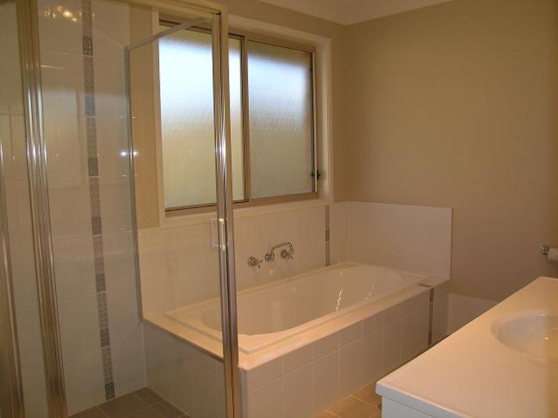 17 Churchill Street, Bateau Bay NSW 2261