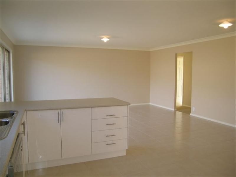 17 Churchill Street, Bateau Bay NSW 2261