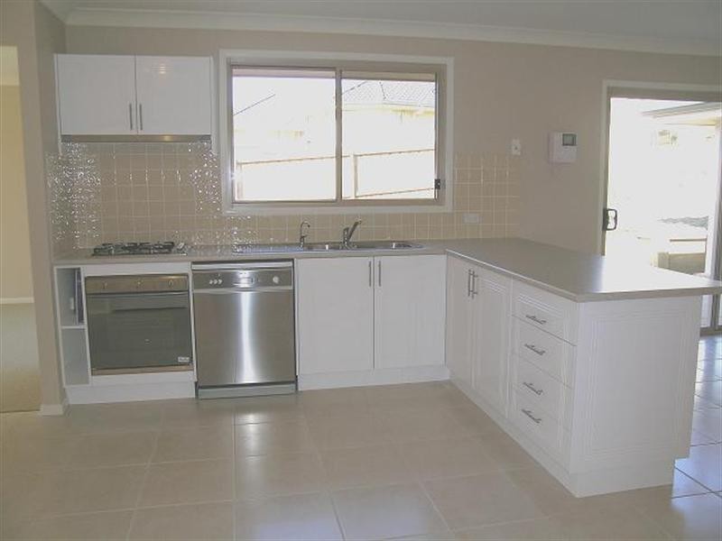 17 Churchill Street, Bateau Bay NSW 2261