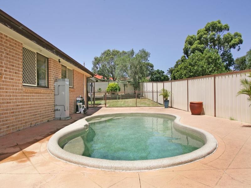 174 Cresthaven Avenue, Bateau Bay NSW 2261