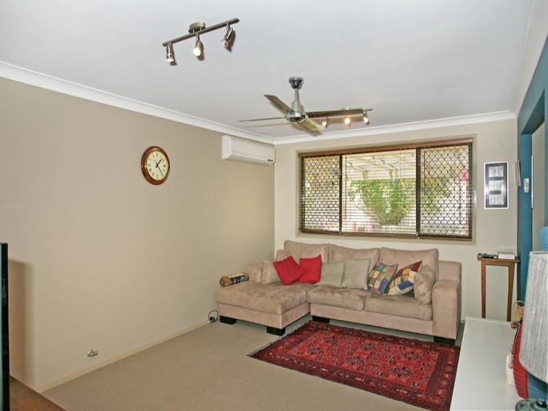 174 Cresthaven Avenue, Bateau Bay NSW 2261