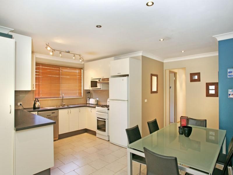 174 Cresthaven Avenue, Bateau Bay NSW 2261