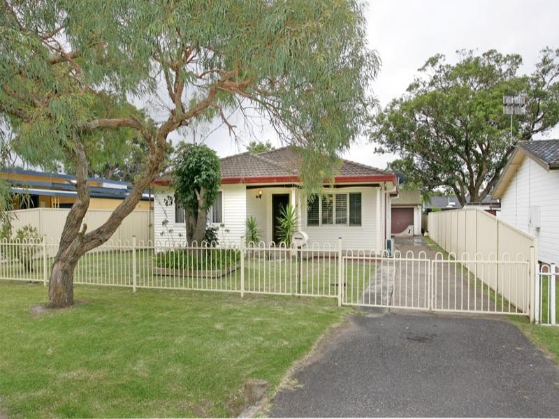 3 Oxley Road, Killarney Vale NSW 2261