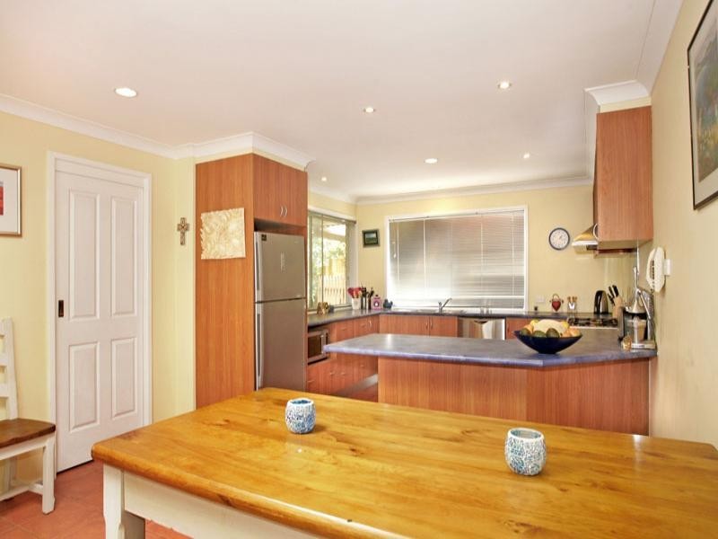 18 Cynthia Street, Bateau Bay NSW 2261