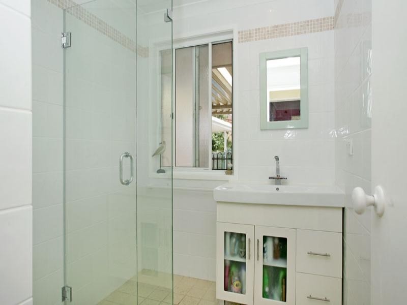 18 Cynthia Street, Bateau Bay NSW 2261