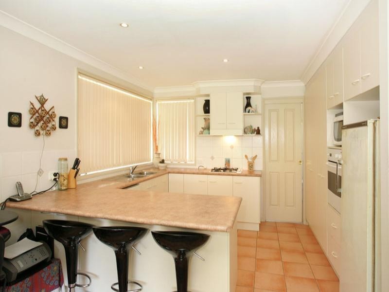 2A Parkside Avenue, Bateau Bay NSW 2261