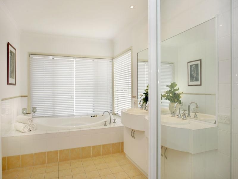 24 Wilfred Barrett Drive, The Entrance North NSW 2261