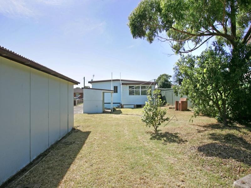 19 Ithaca Street, Bateau Bay NSW 2261