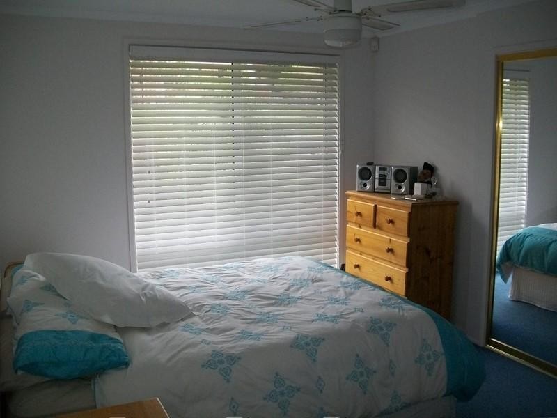 35 Lancaster Parade, Bateau Bay NSW 2261