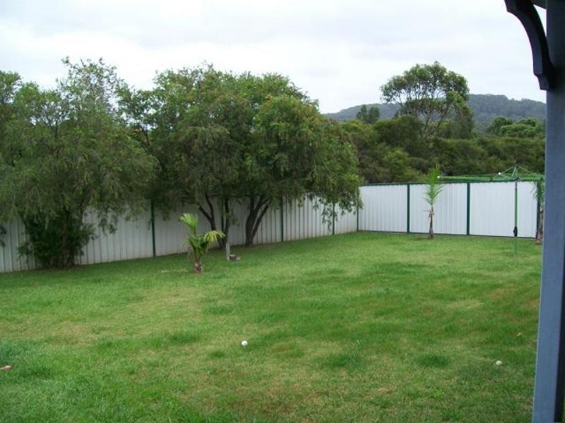 35 Lancaster Parade, Bateau Bay NSW 2261