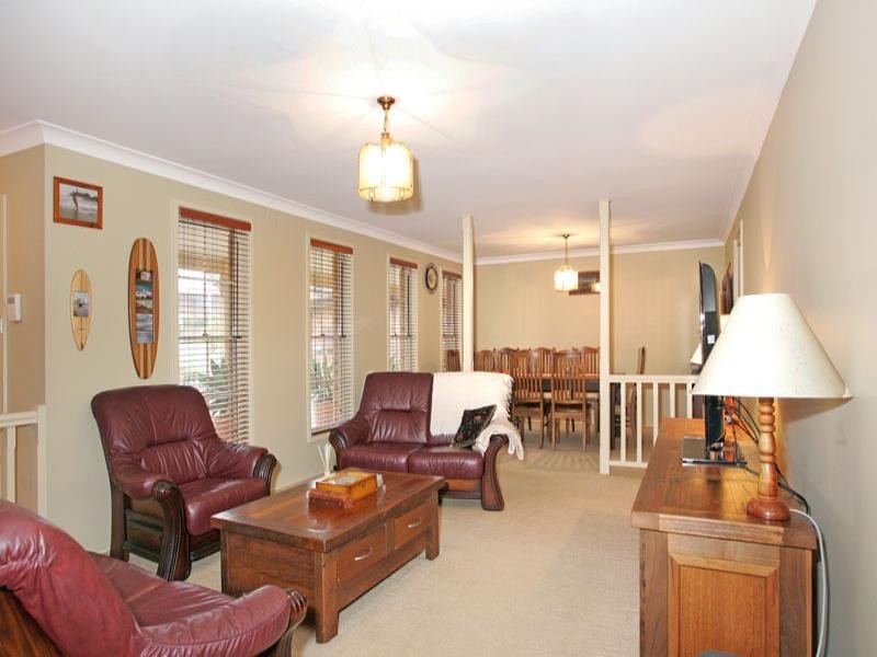 9 Gwydir Street, Bateau Bay NSW 2261