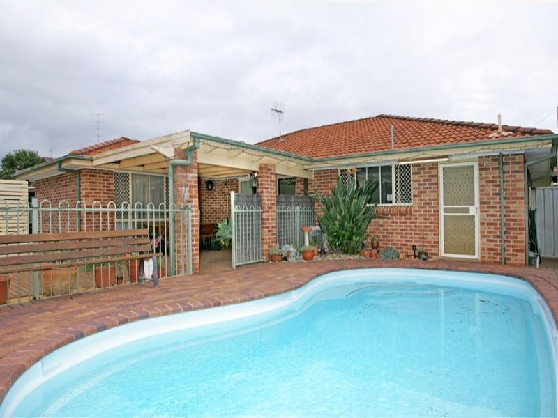 9 Gwydir Street, Bateau Bay NSW 2261