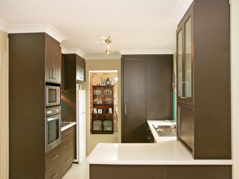 27 Valley View Road, Bateau Bay NSW 2261