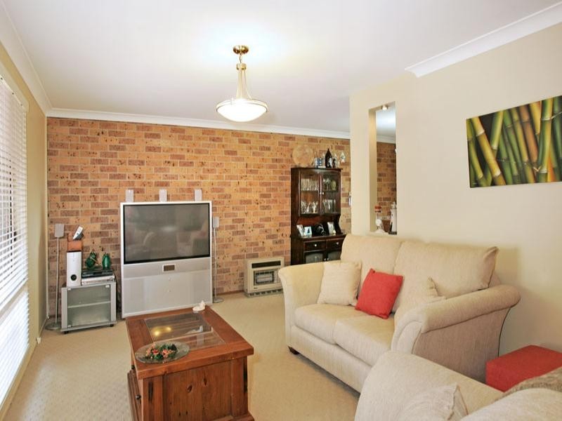 27 Valley View Road, Bateau Bay NSW 2261
