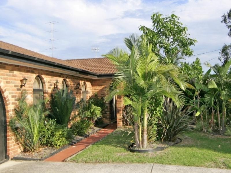 142 Cresthaven Avenue, Bateau Bay NSW 2261