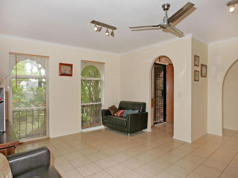 142 Cresthaven Avenue, Bateau Bay NSW 2261