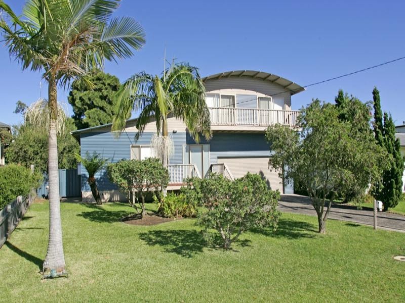 50 Sierra Avenue, Bateau Bay NSW 2261