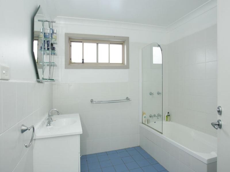 50 Sierra Avenue, Bateau Bay NSW 2261