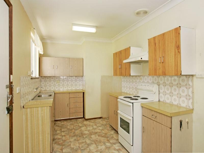 20 Elewa Avenue, Bateau Bay NSW 2261