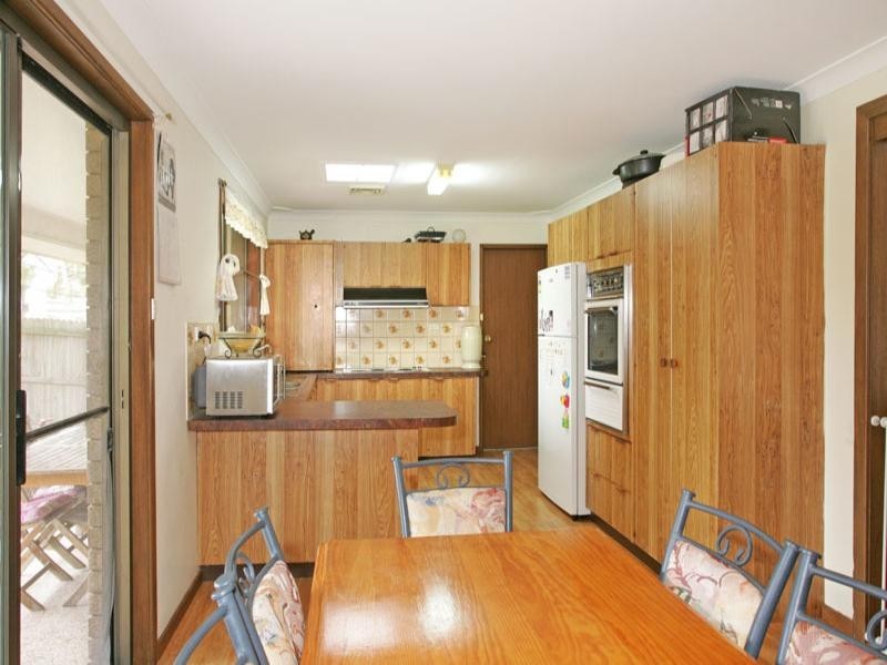 27 Poplars Avenue, Bateau Bay NSW 2261