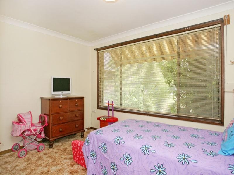 27 Poplars Avenue, Bateau Bay NSW 2261