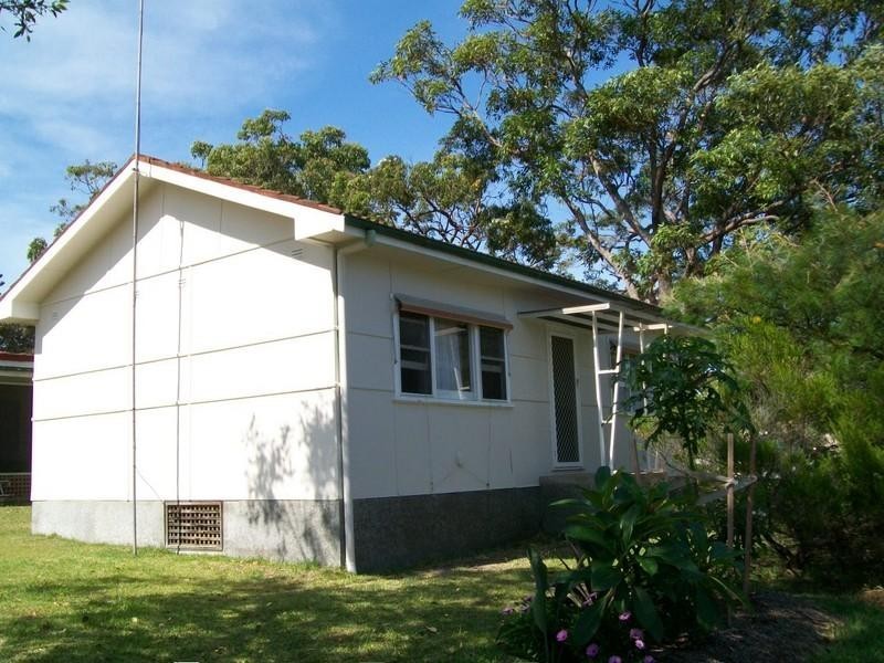 2 Harbour Street, Bateau Bay NSW 2261