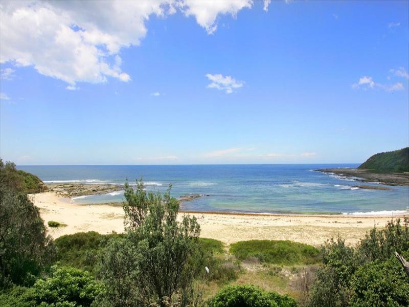 2 Harbour Street, Bateau Bay NSW 2261