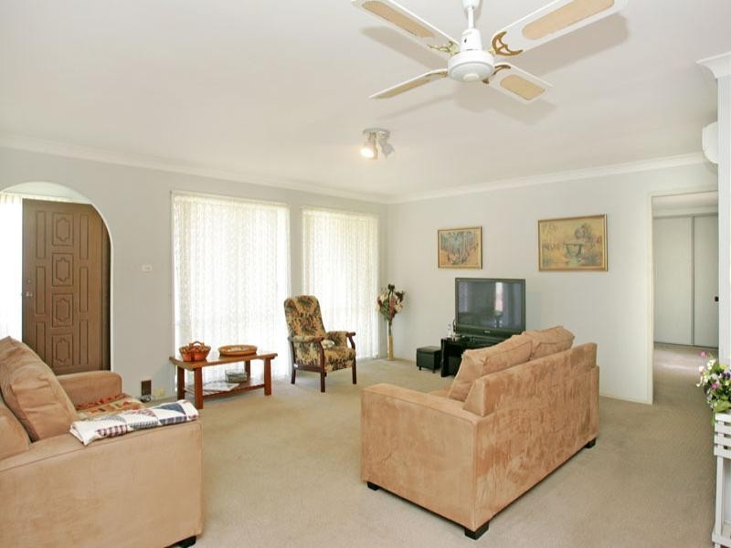 4 Hibiscus Close, Bateau Bay NSW 2261