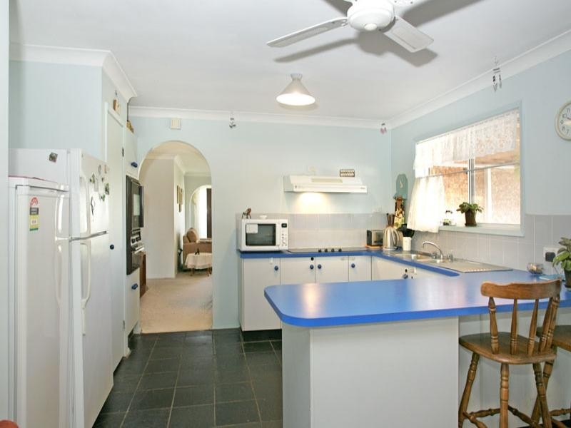 4 Hibiscus Close, Bateau Bay NSW 2261